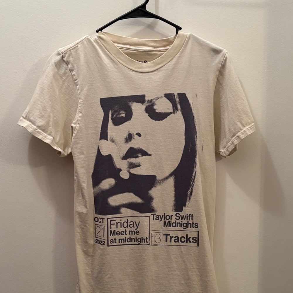 Taylor Swift Graphic Cream T-Shirt